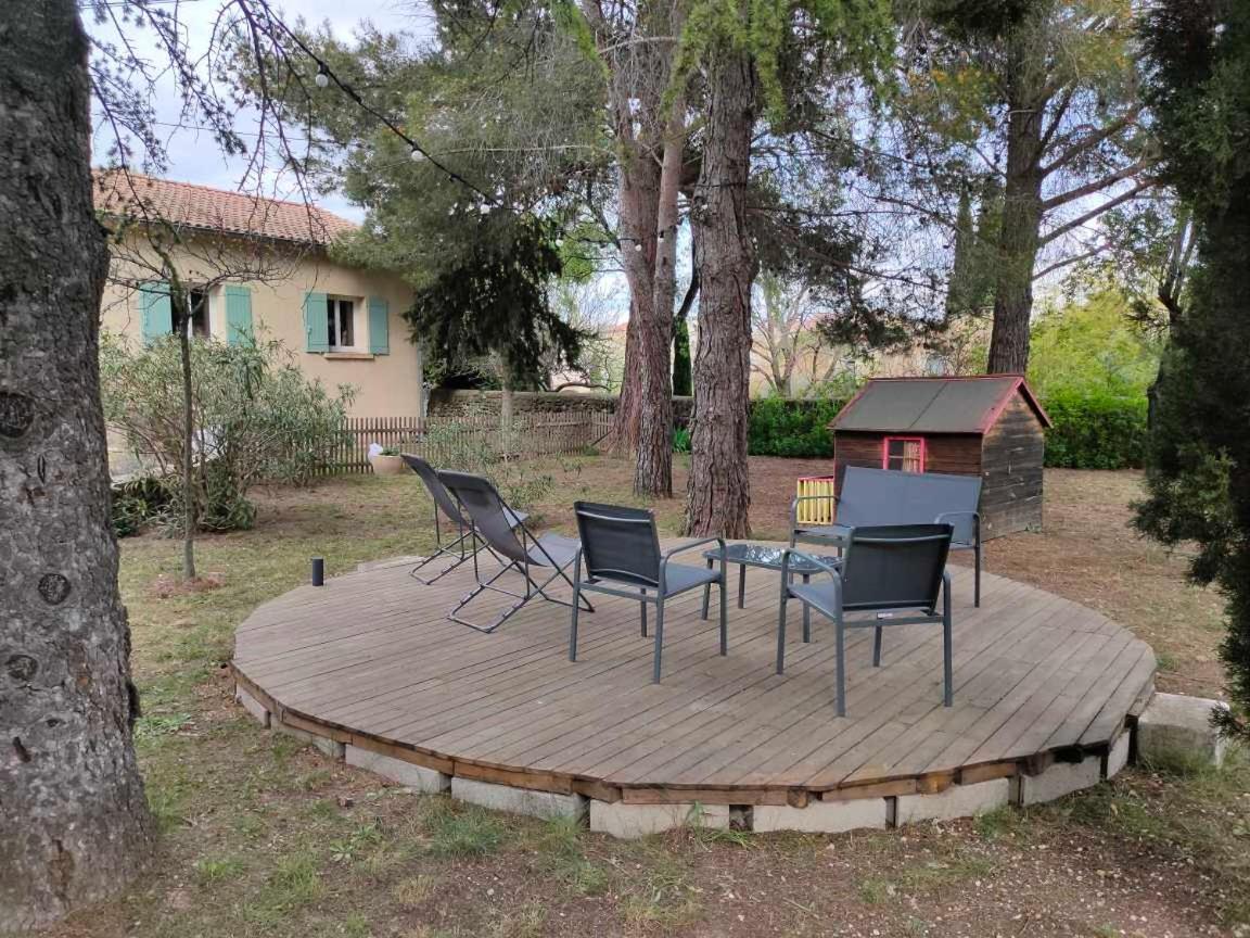 Appartement Avec Grand Jardin Et Parking, Uzes Exterior photo